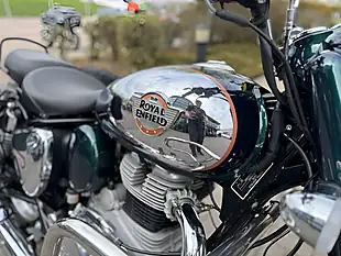 Used 2025 Royal Enfield Classic 350 Silver/Green - Interior and Exterior details 13