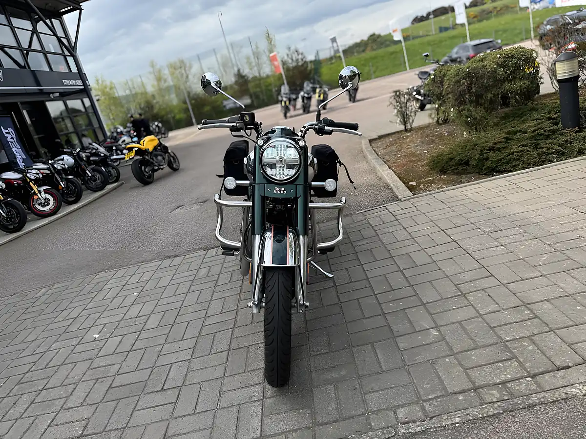 Used 2025 Royal Enfield Classic 350 Silver/Green - Interior and Exterior details 4
