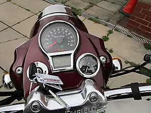 Used 2025 Royal Enfield Classic 650 Twin Classic Vallam Red - Interior and Exterior details 16