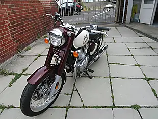 Used 2025 Royal Enfield Classic 650 Twin Classic Vallam Red - Interior and Exterior details 18