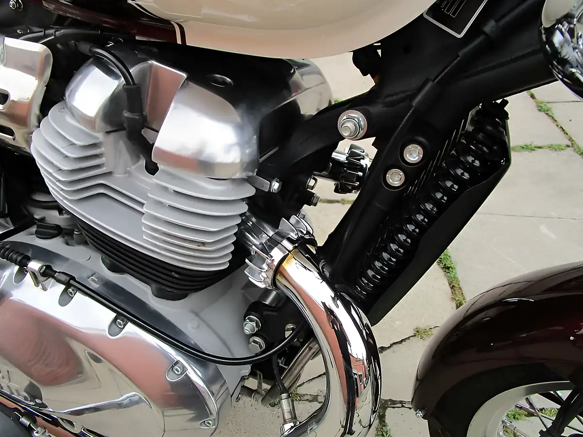 Used 2025 Royal Enfield Classic 650 Twin Classic Vallam Red - Interior and Exterior details 6