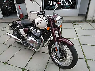Used 2025 Royal Enfield Classic 650 Twin Vallam Red - Interior and Exterior details 20