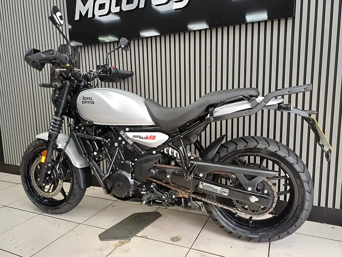 Used 2025 Royal Enfield Guerilla Silver - Interior and Exterior details 10