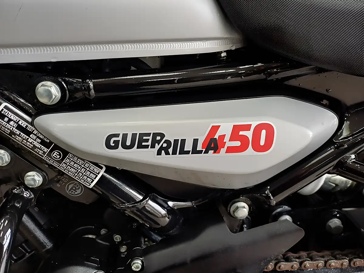 Used 2025 Royal Enfield Guerilla Silver - Interior and Exterior details 13