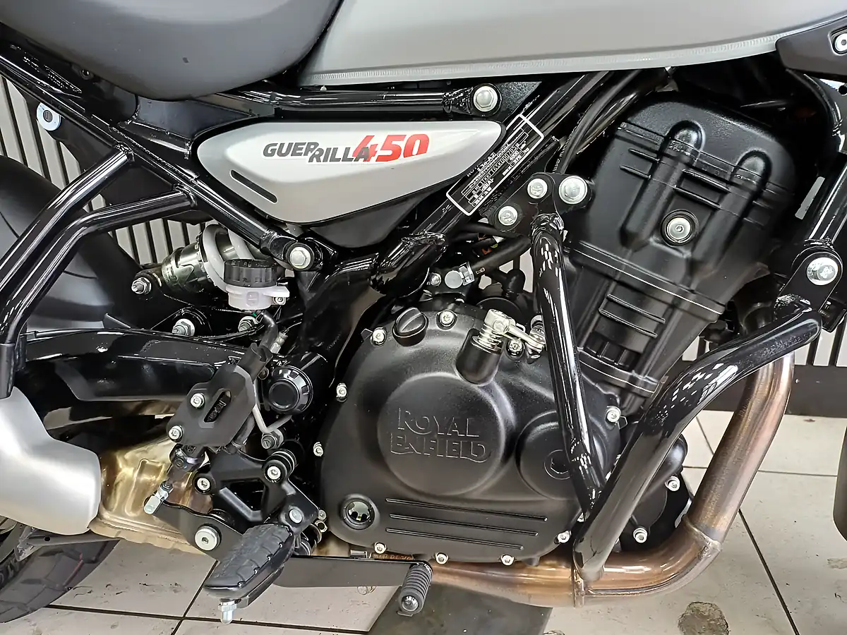 Used 2025 Royal Enfield Guerilla Silver - Interior and Exterior details 2
