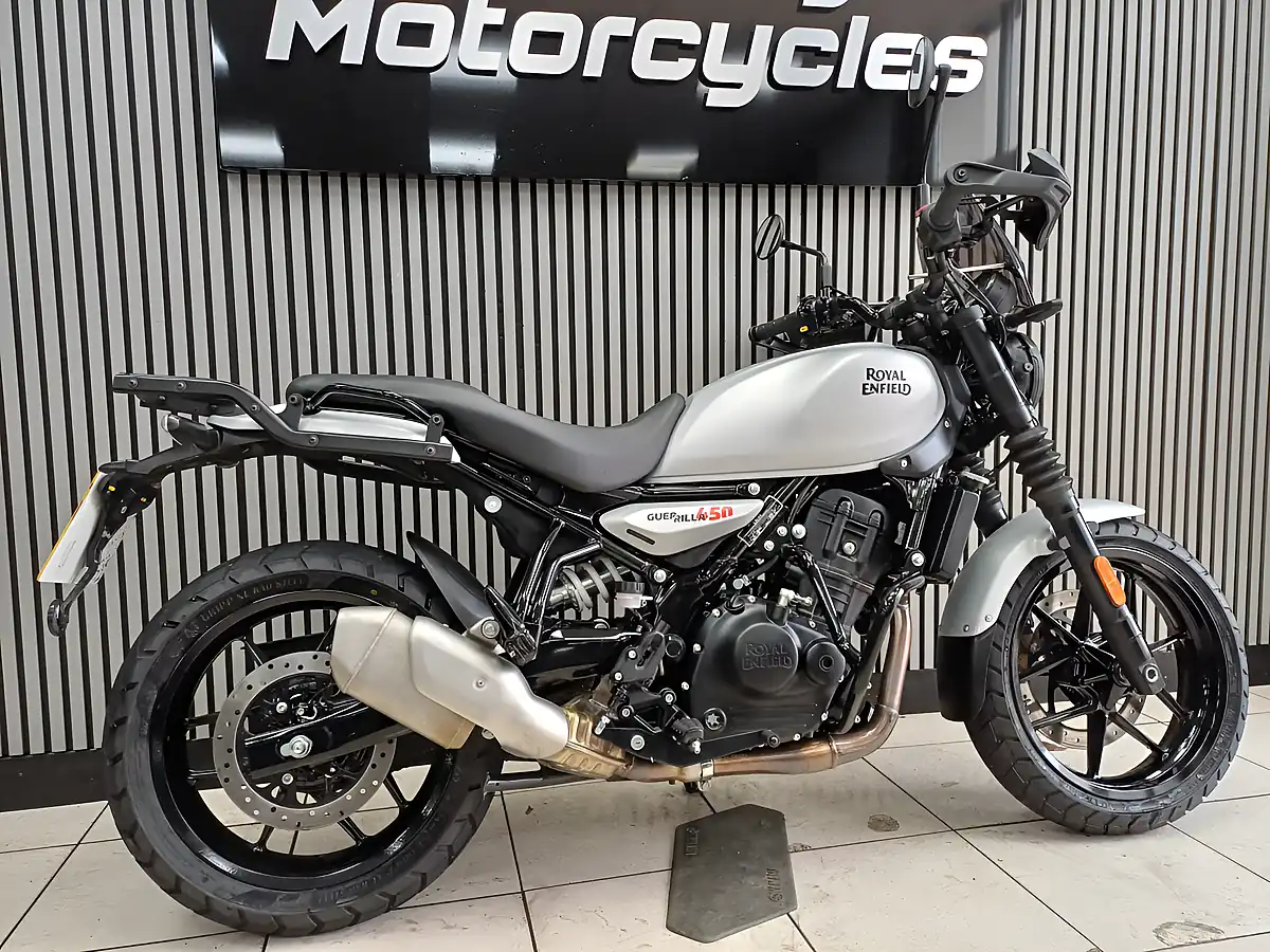 Used 2025 Royal Enfield Guerilla Silver - Interior and Exterior details 6
