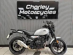 Used 2025 Royal Enfield Guerilla Silver - Interior and Exterior details 8
