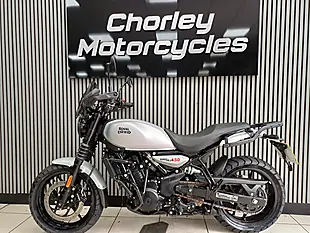 Used 2025 Royal Enfield Guerilla Silver - Interior and Exterior details 9