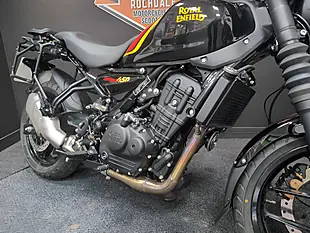 Used 2025 Royal Enfield Guerrilla 450 Black - Interior and Exterior details 10