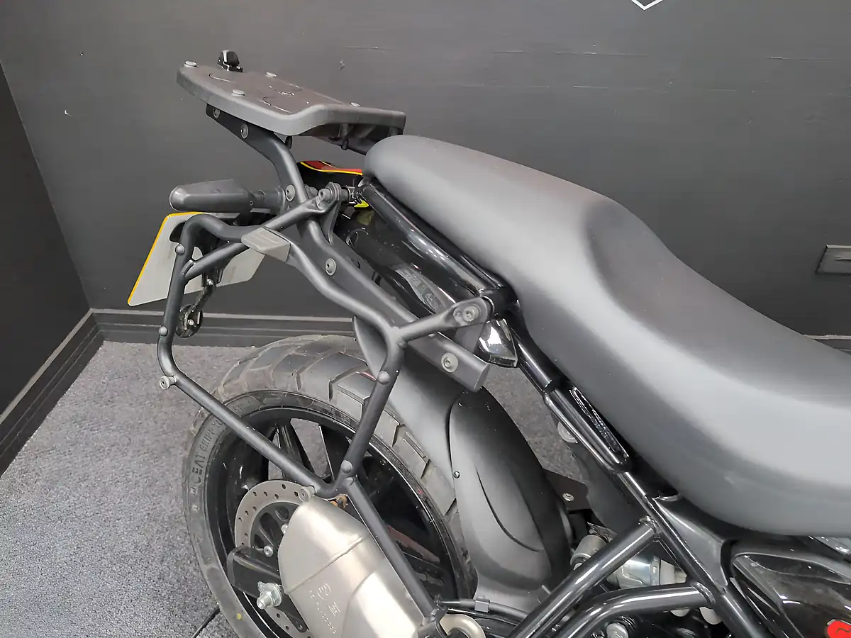 Used 2025 Royal Enfield Guerrilla 450 Black - Interior and Exterior details 12