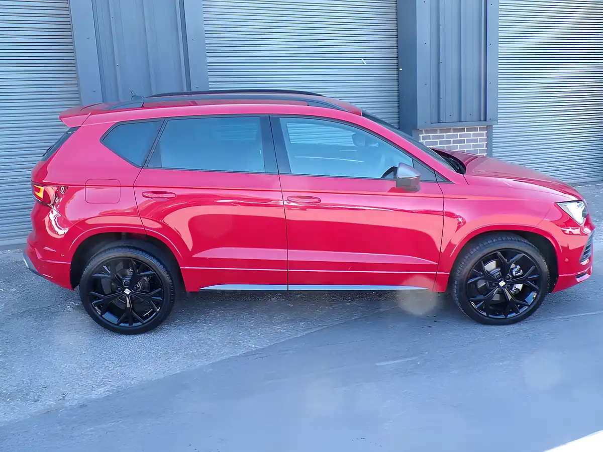 Used 2025 SEAT Ateca Fr Black Edition Red - Interior and Exterior details 6