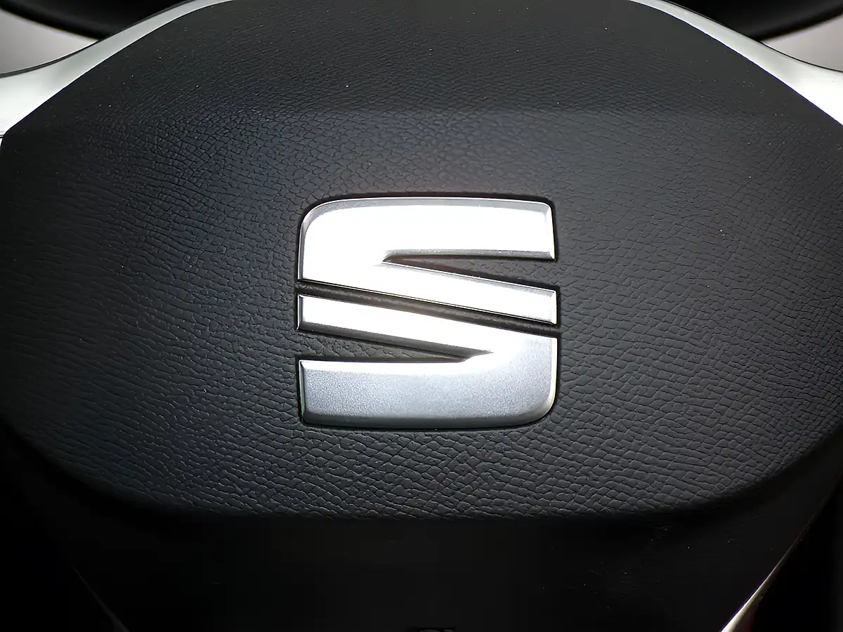Used 2025 SEAT Ateca Xperience Lux Red - Interior and Exterior details 14