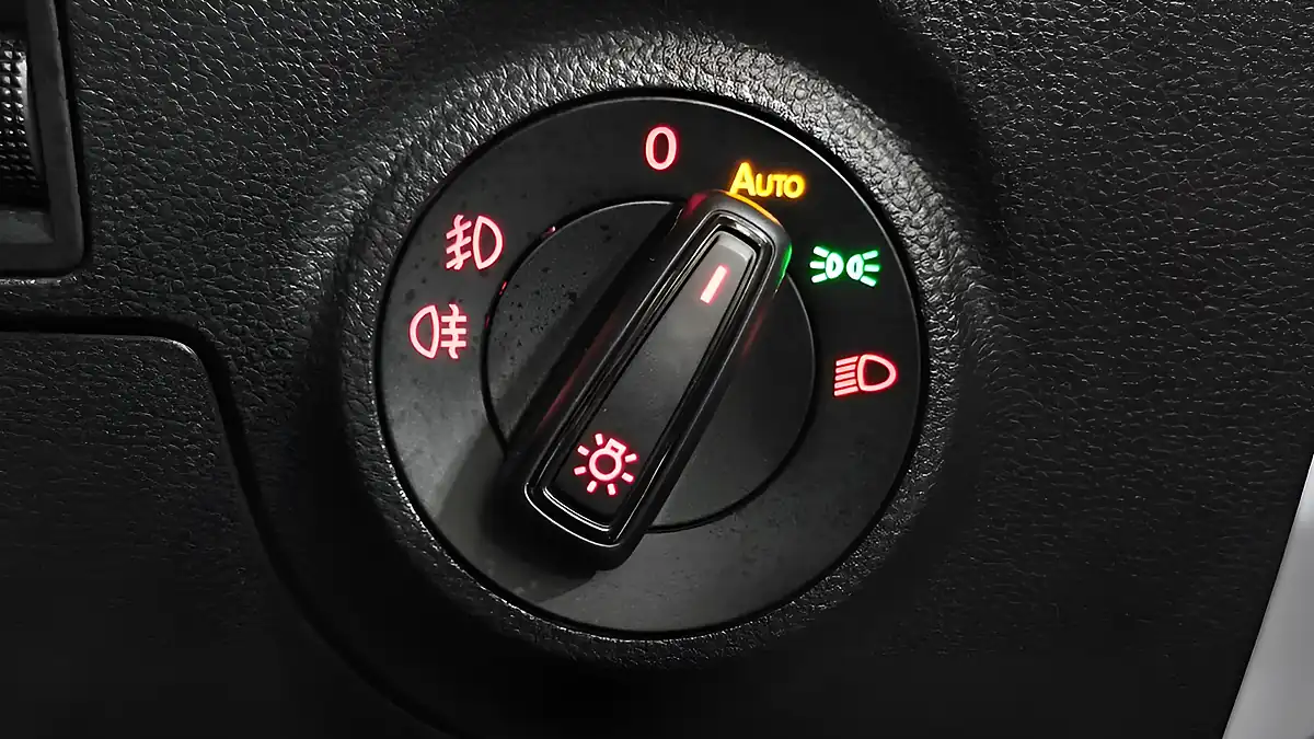 Used 2025 SEAT Ibiza Se Technology White - Interior and Exterior details 15