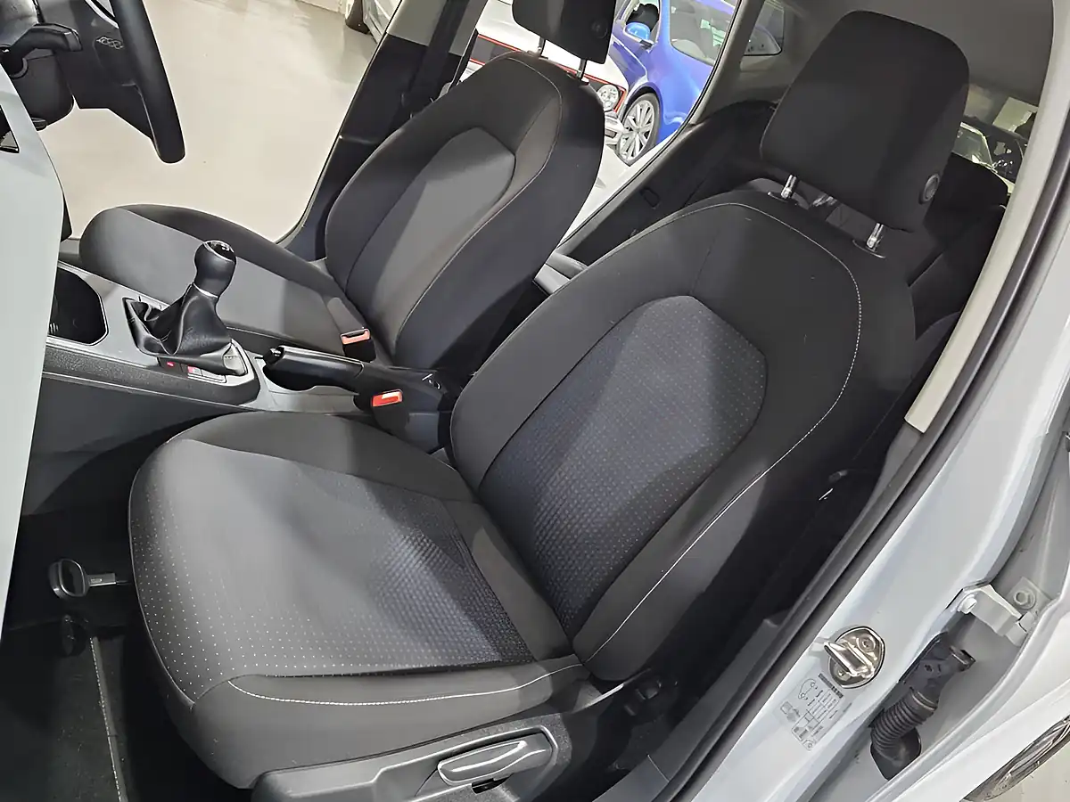 Used 2025 SEAT Ibiza Se Technology White - Interior and Exterior details 20
