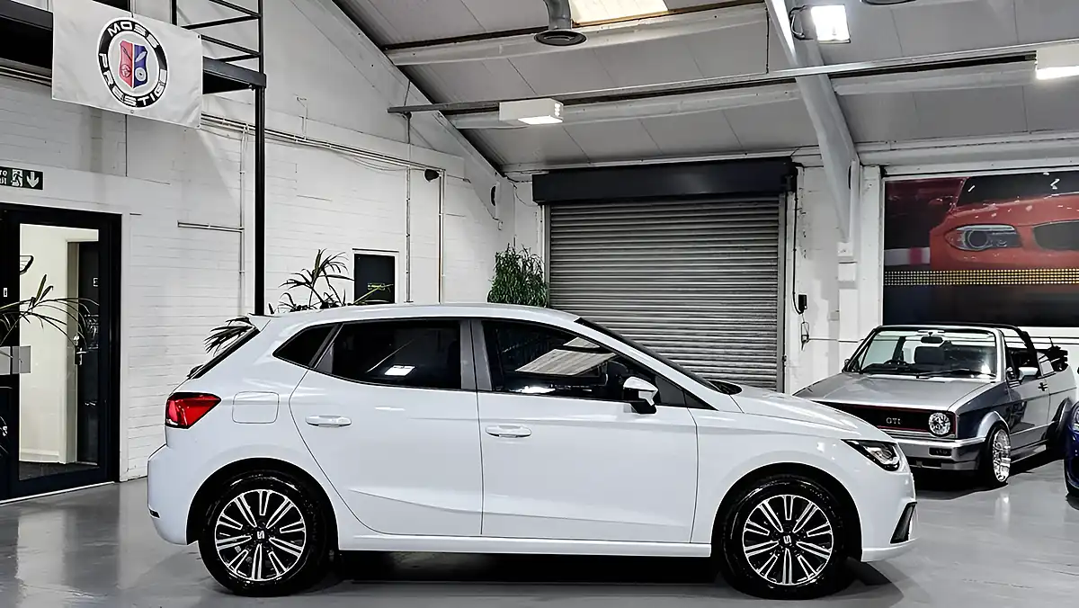 Used 2025 SEAT Ibiza Se Technology White - Interior and Exterior details 5
