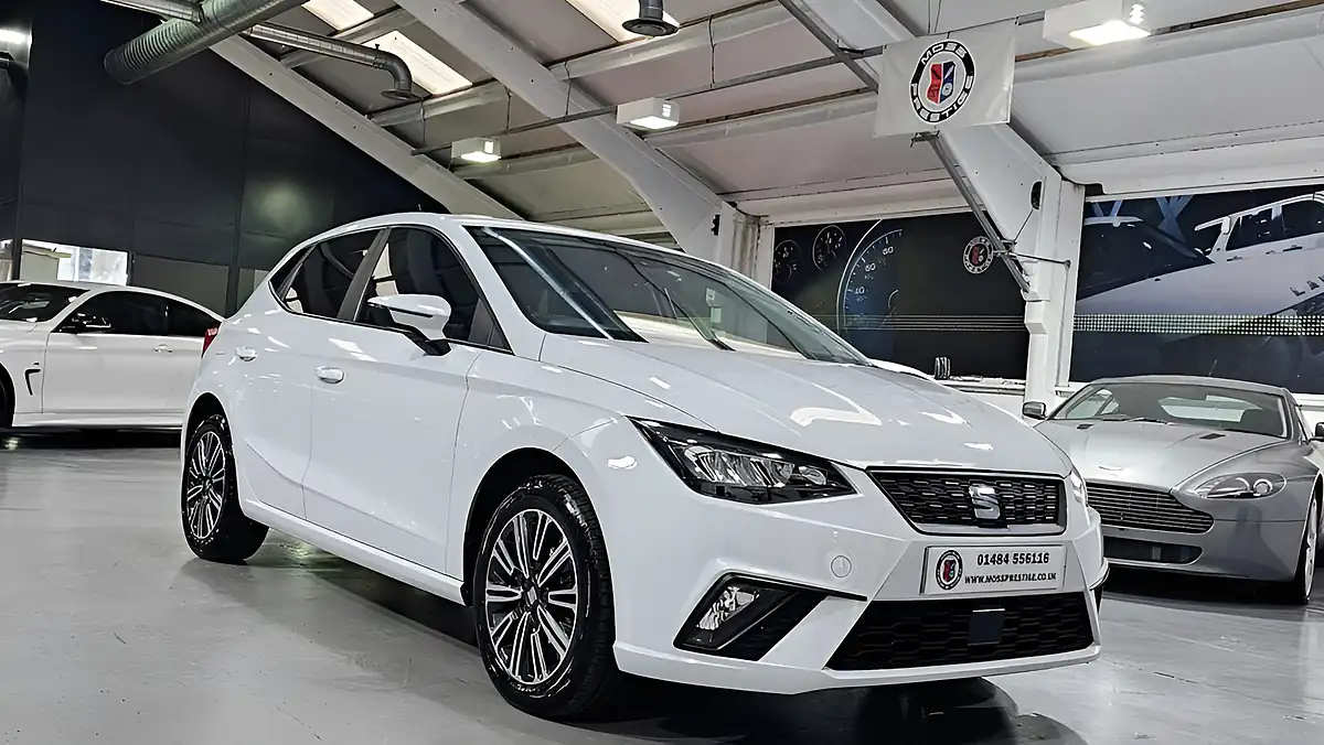 Used 2025 SEAT Ibiza Se Technology White - Interior and Exterior details 9