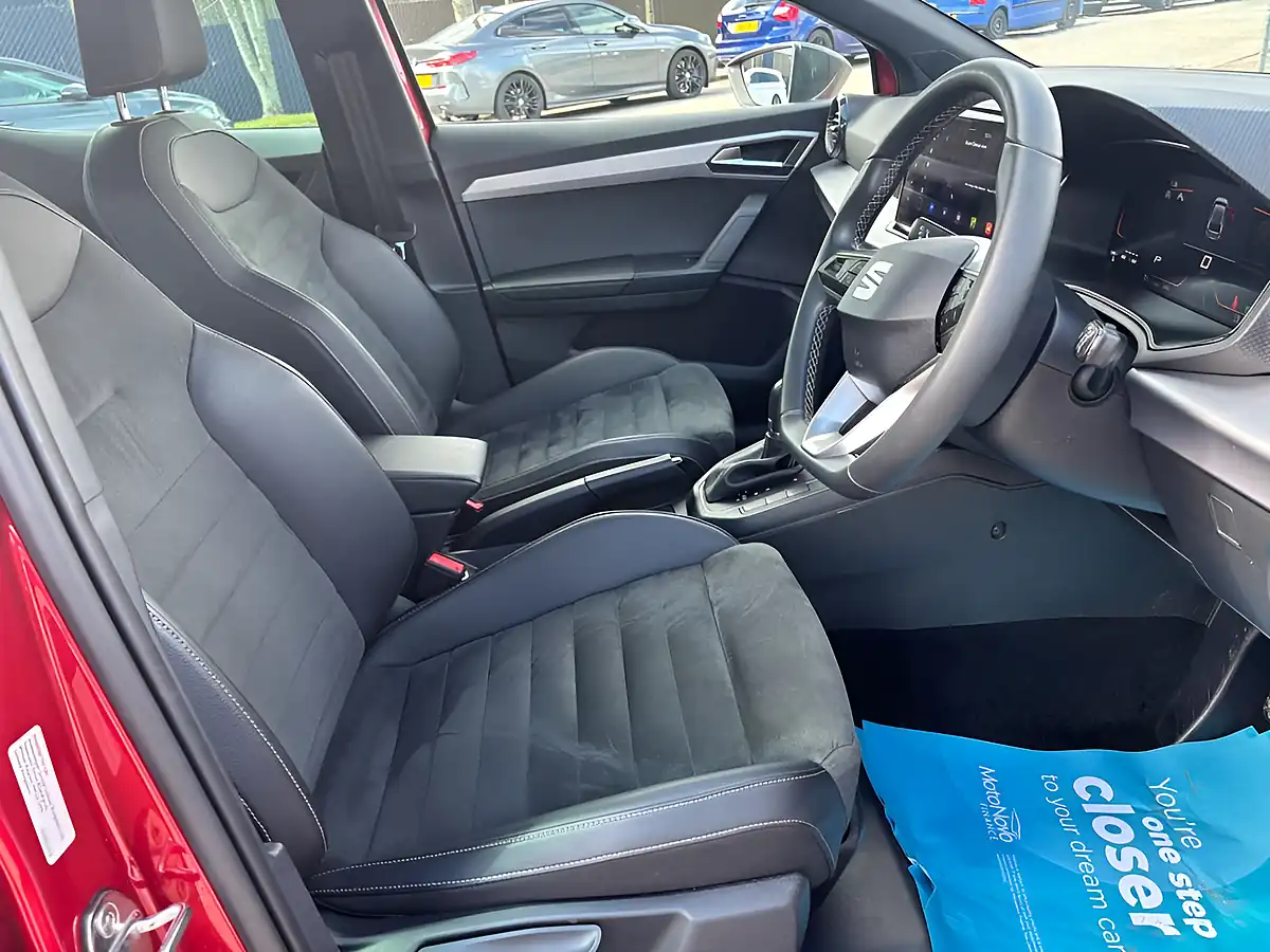 Used 2025 SEAT Ibiza Xcellence Red - Interior and Exterior details 3