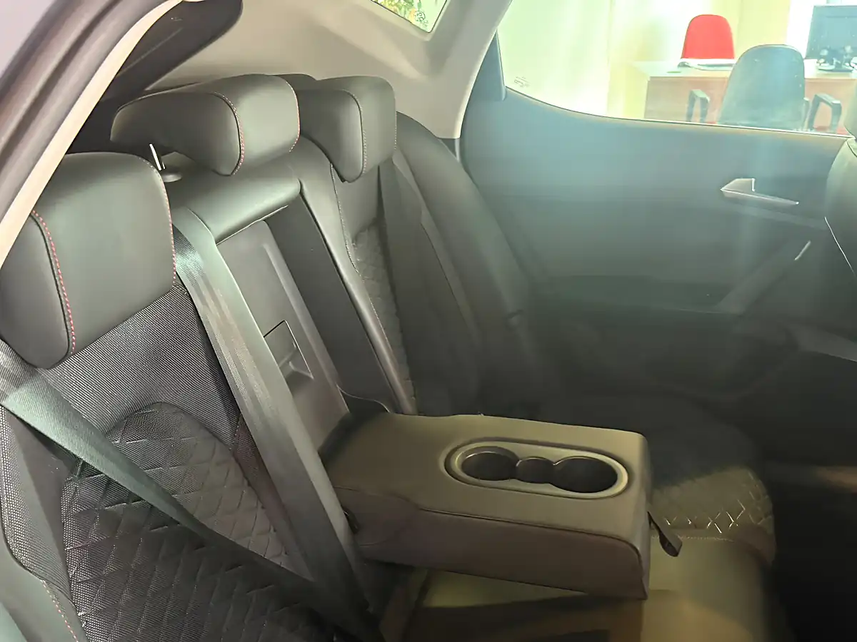Used 2025 SEAT Leon Fr Grey - Interior and Exterior details 11