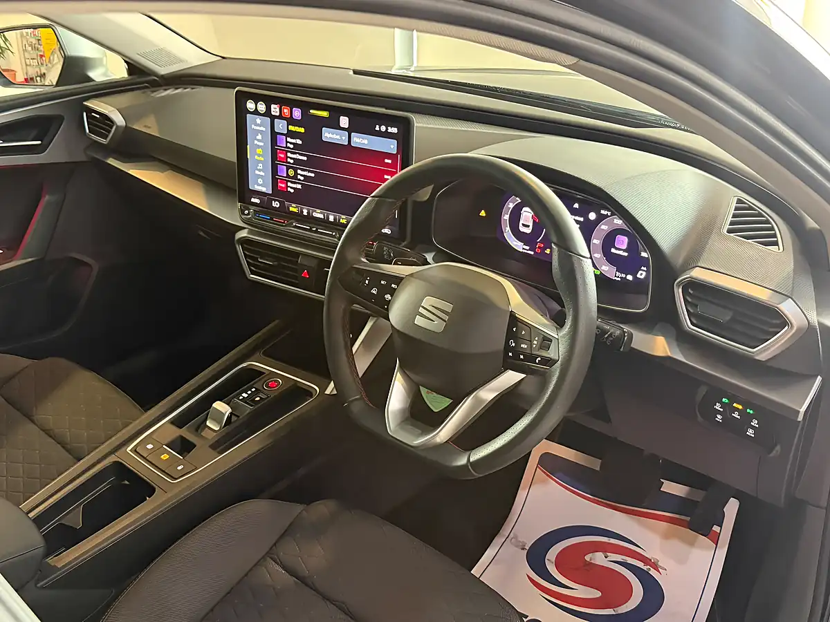 Used 2025 SEAT Leon Fr Grey - Interior and Exterior details 13
