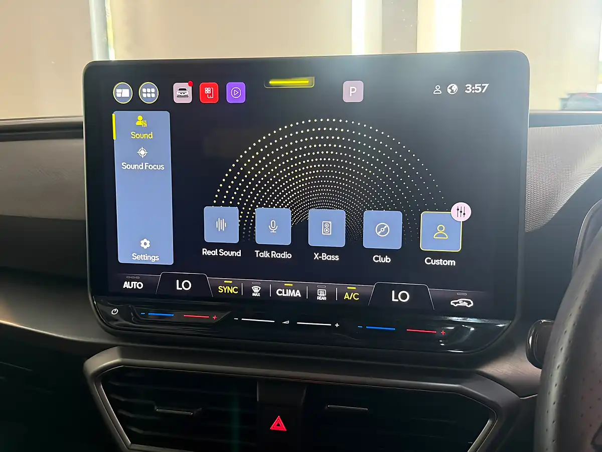 Used 2025 SEAT Leon Fr Grey - Interior and Exterior details 18