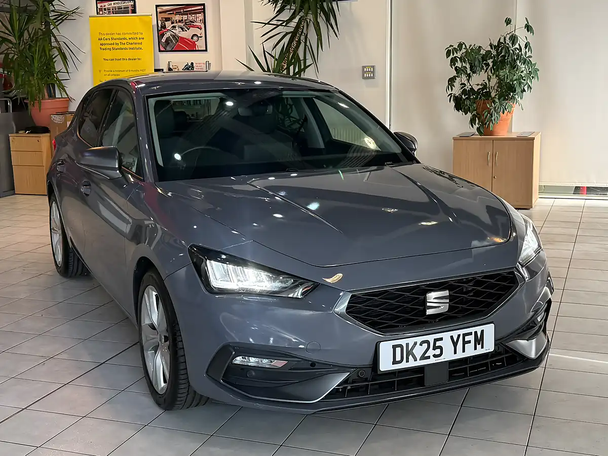 Used 2025 SEAT Leon Fr Grey - Interior and Exterior details 2
