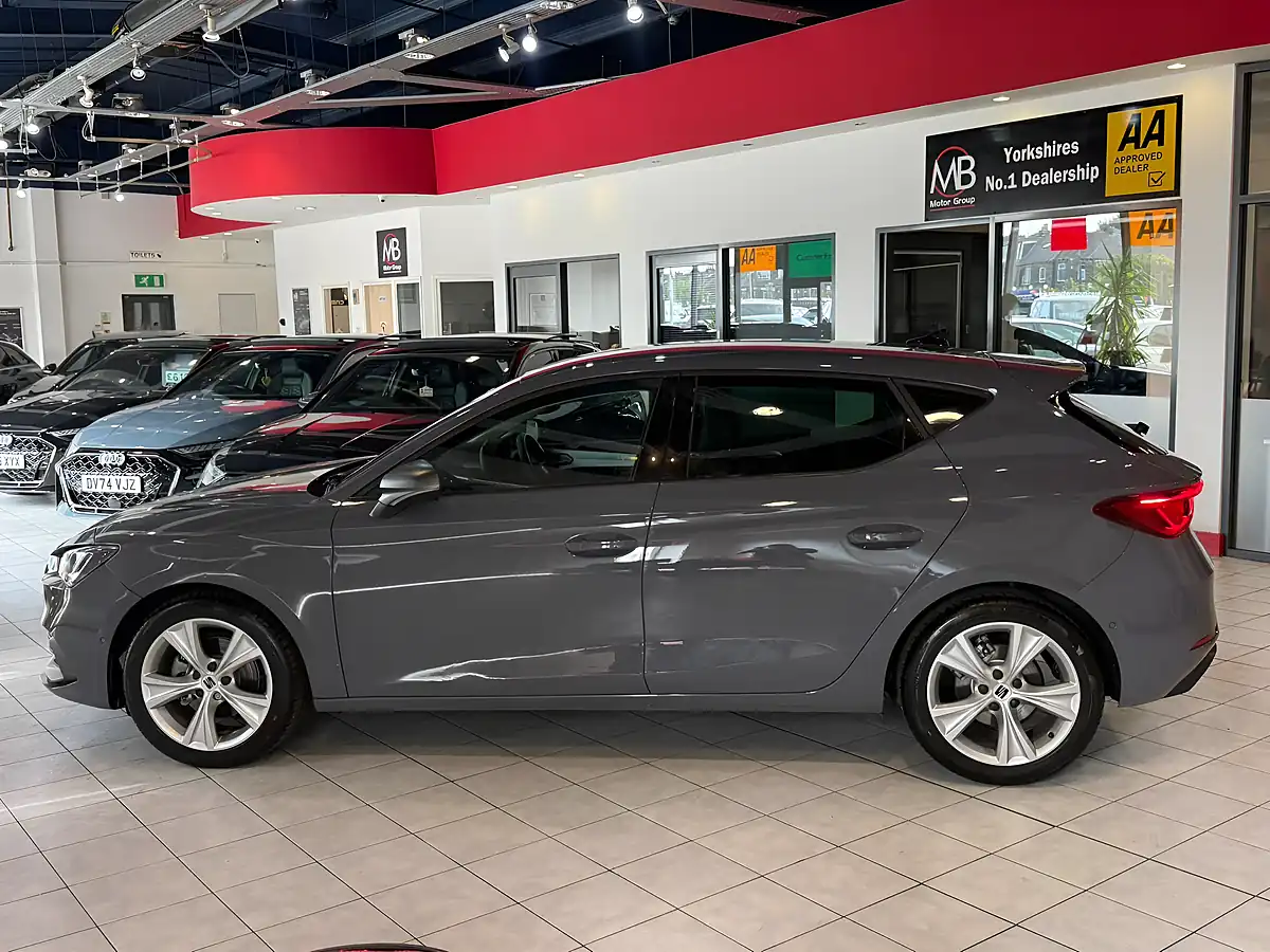 Used 2025 SEAT Leon Fr Grey - Interior and Exterior details 6