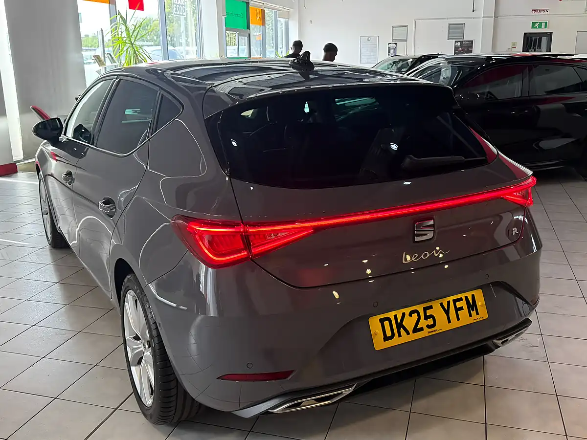 Used 2025 SEAT Leon Fr Grey - Interior and Exterior details 7