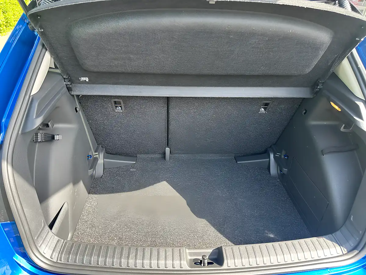 Used 2025 Skoda Fabia Design Edition Blue - Interior and Exterior details 11