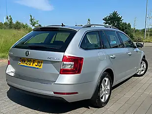 Used 2025 Skoda Octavia Se Technology Silver - Interior and Exterior details 15