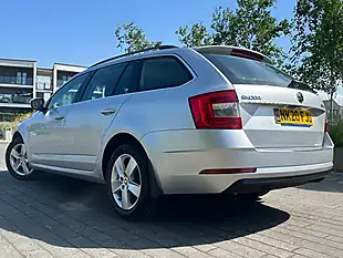 Used 2025 Skoda Octavia Se Technology Silver - Interior and Exterior details 16