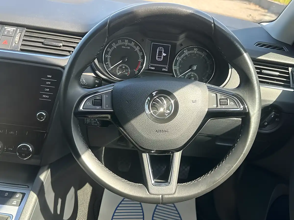 Used 2025 Skoda Octavia Se Technology Silver - Interior and Exterior details 19