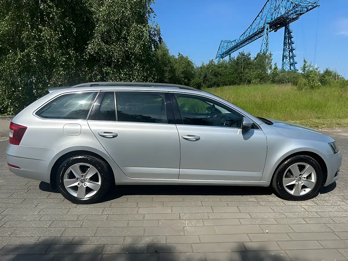 Used 2025 Skoda Octavia Se Technology Silver - Interior and Exterior details 2