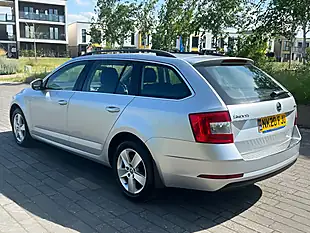 Used 2025 Skoda Octavia Se Technology Silver - Interior and Exterior details 5