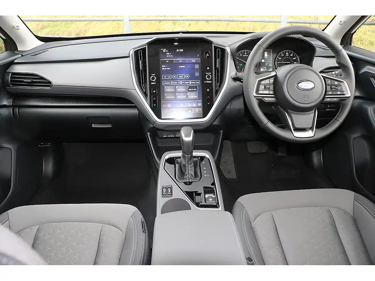 Used 2025 Subaru Crosstrek Limited White - Interior and Exterior details 13