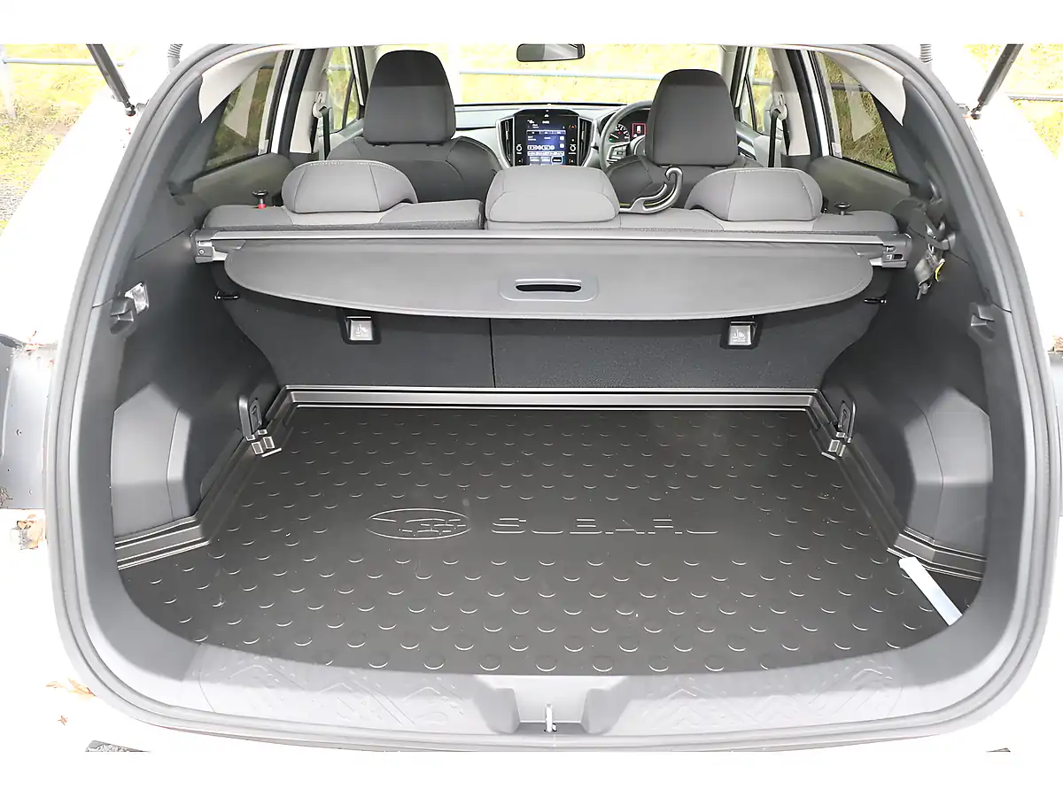 Used 2025 Subaru Crosstrek Limited White - Interior and Exterior details 16