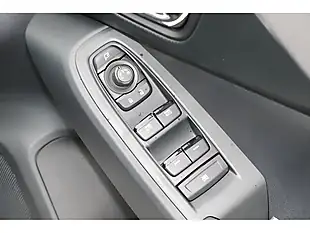 Used 2025 Subaru Crosstrek Limited White - Interior and Exterior details 8