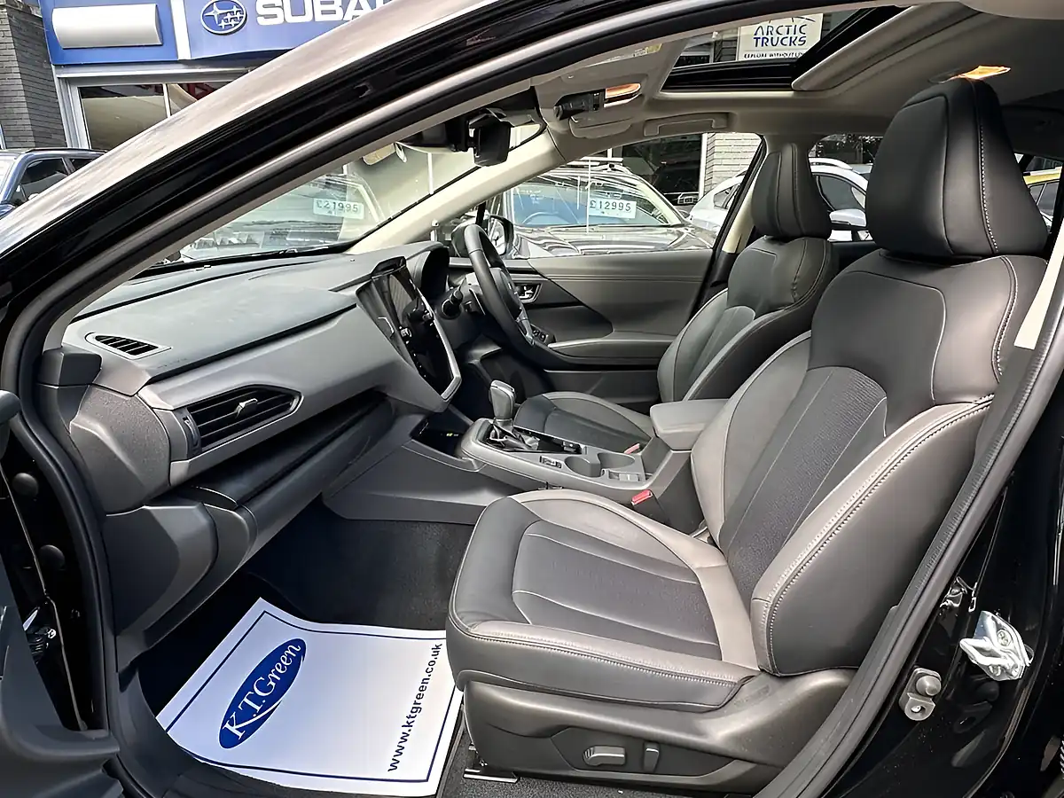 Used 2025 Subaru Crosstrek Touring Black - Interior and Exterior details 10