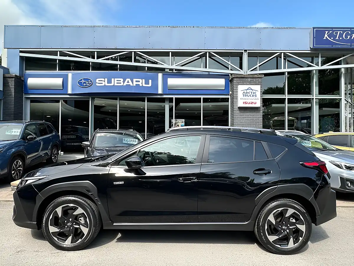 Used 2025 Subaru Crosstrek Touring Black - Interior and Exterior details 2