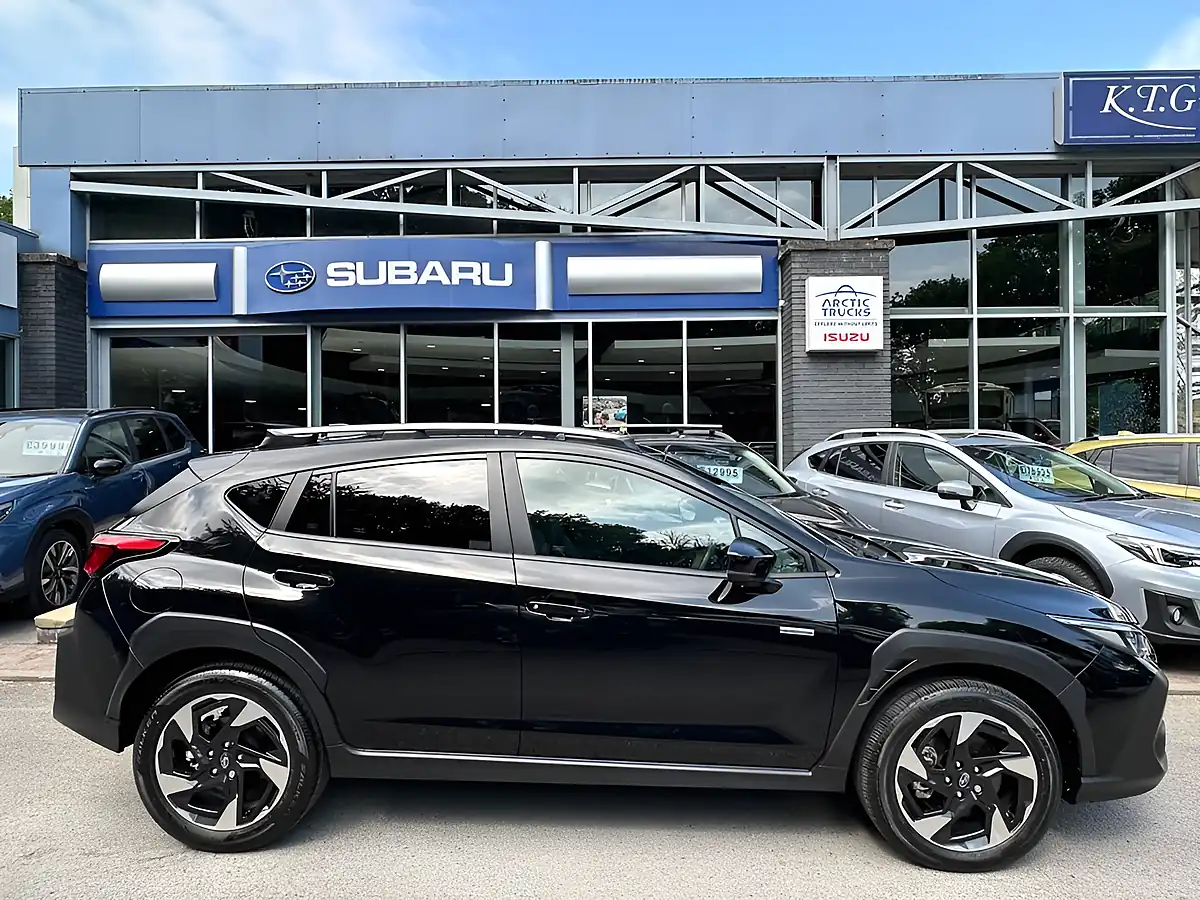 Used 2025 Subaru Crosstrek Touring Black - Interior and Exterior details 5