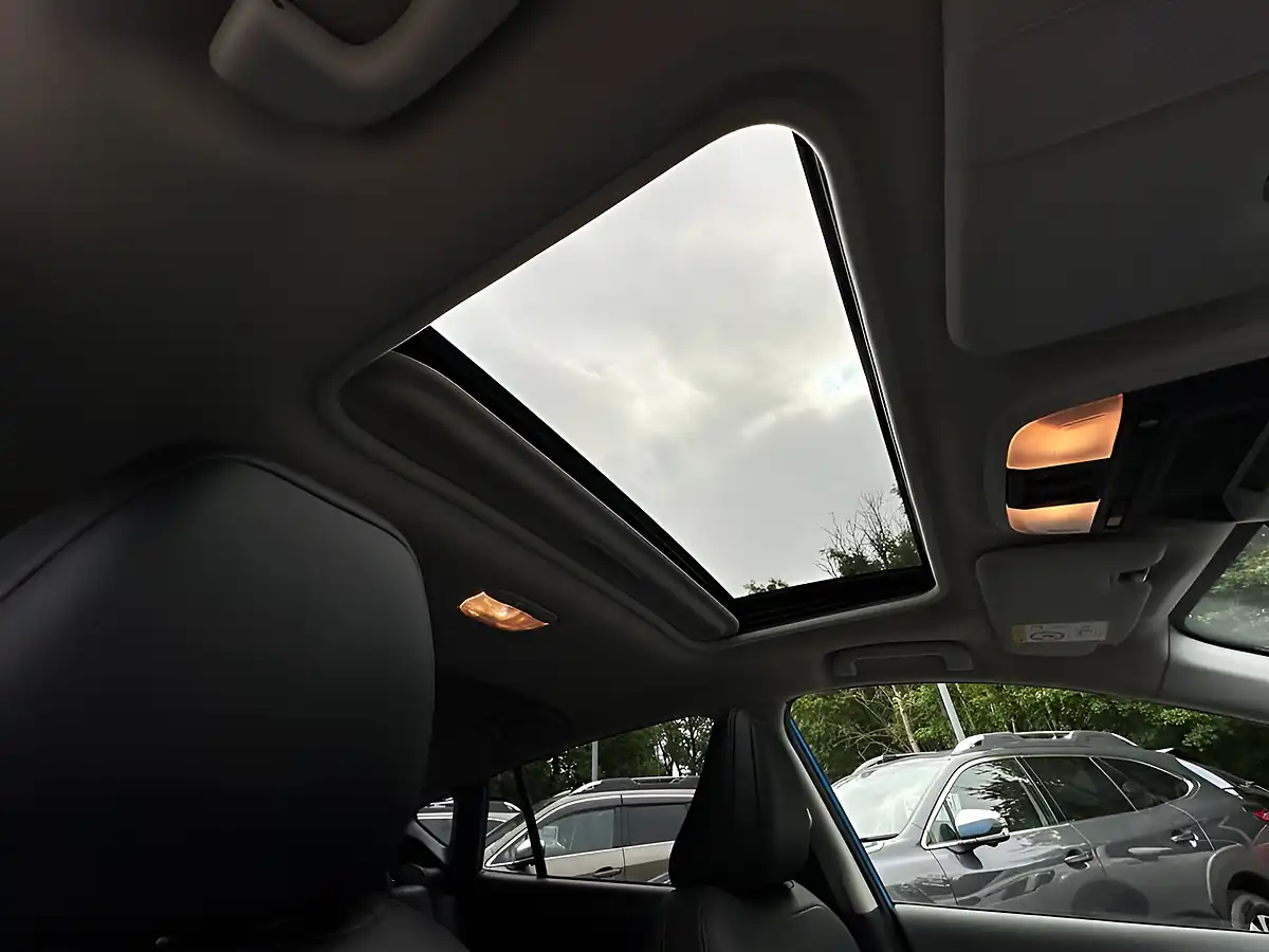 Used 2025 Subaru Crosstrek Touring Blue - Interior and Exterior details 17