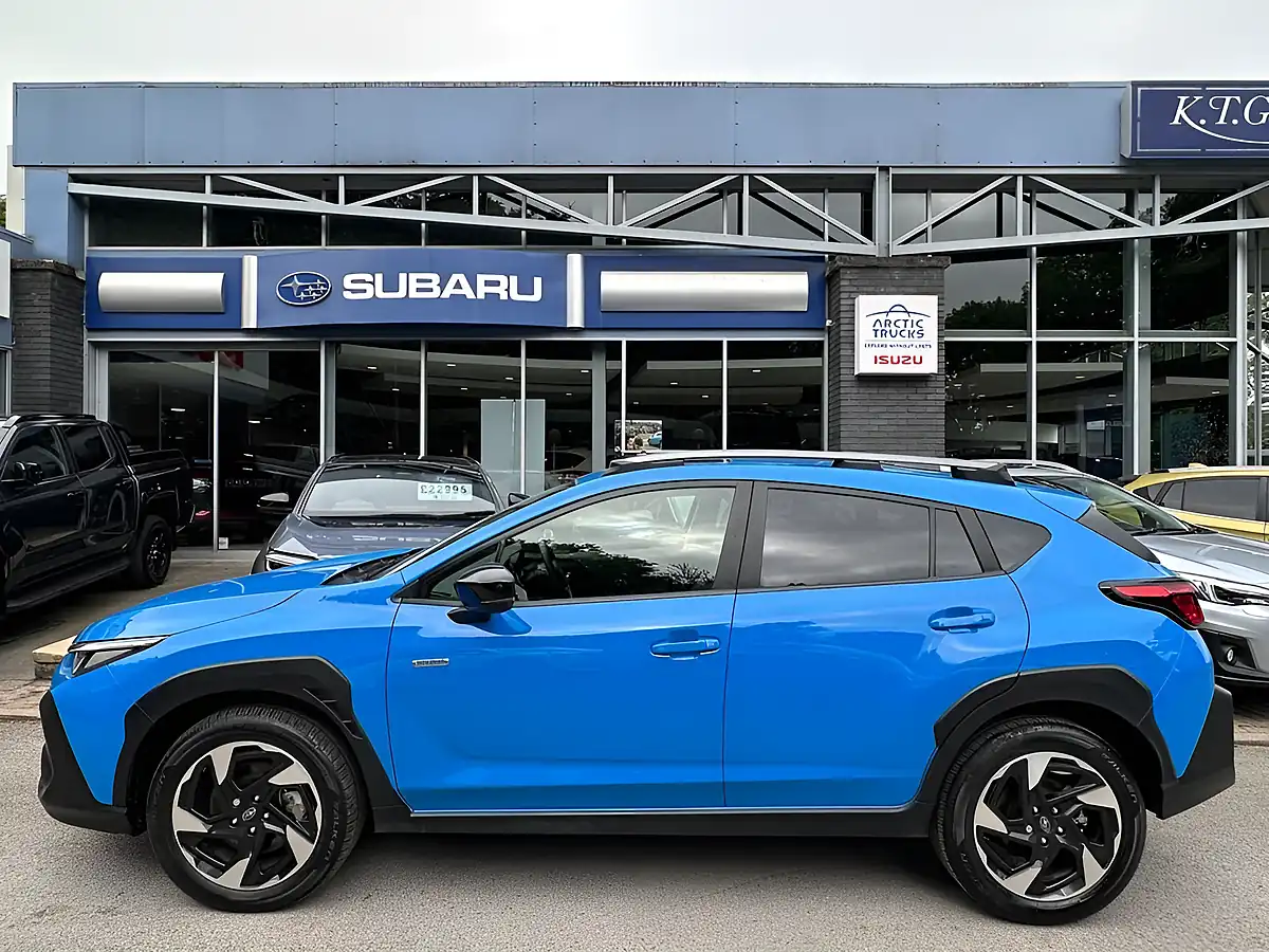 Used 2025 Subaru Crosstrek Touring Blue - Interior and Exterior details 2