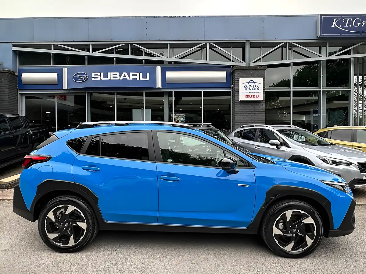Used 2025 Subaru Crosstrek Touring Blue - Interior and Exterior details 5