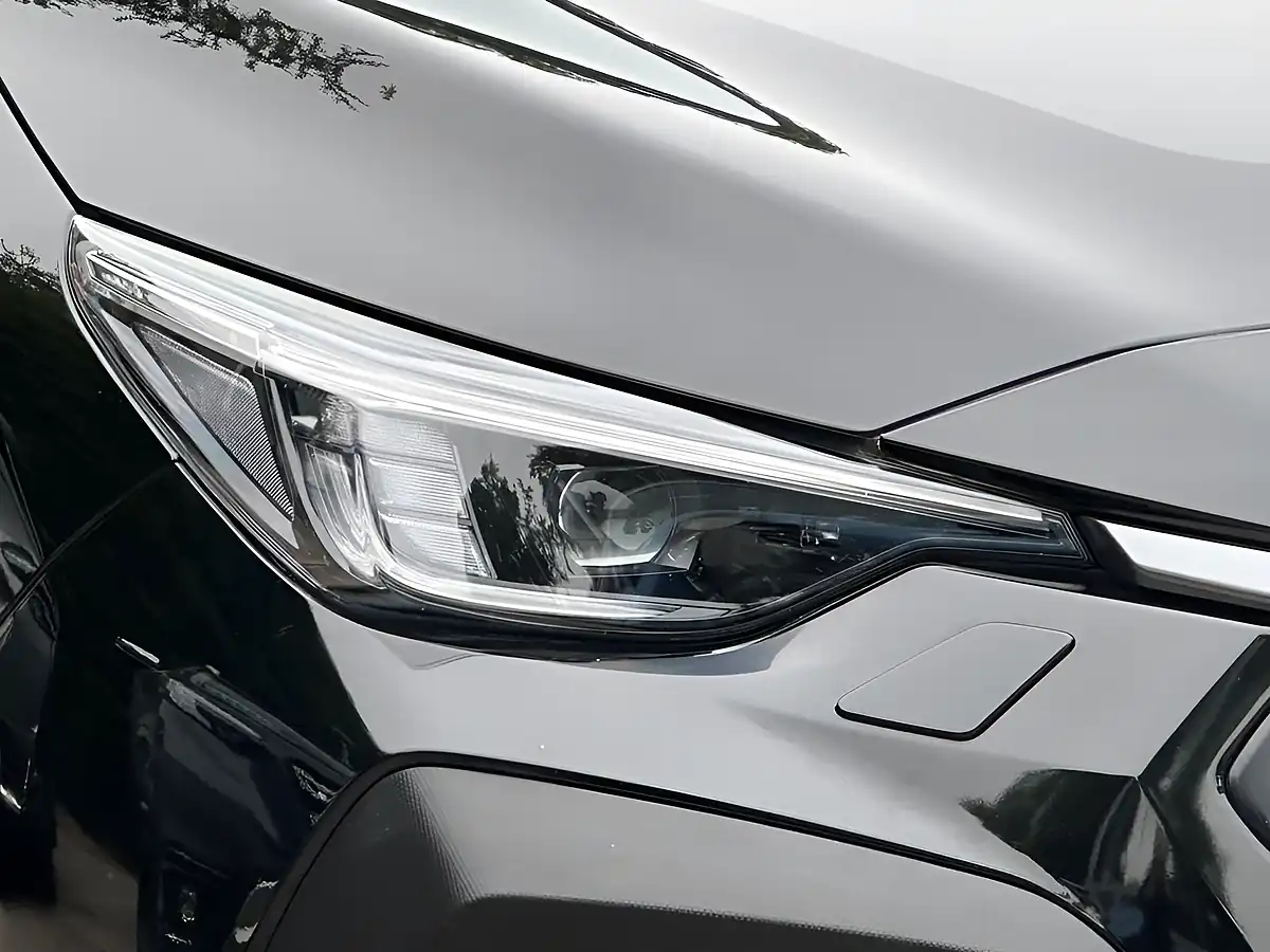 Used 2025 Subaru Crosstrek Touring Crystal Black - Interior and Exterior details 17