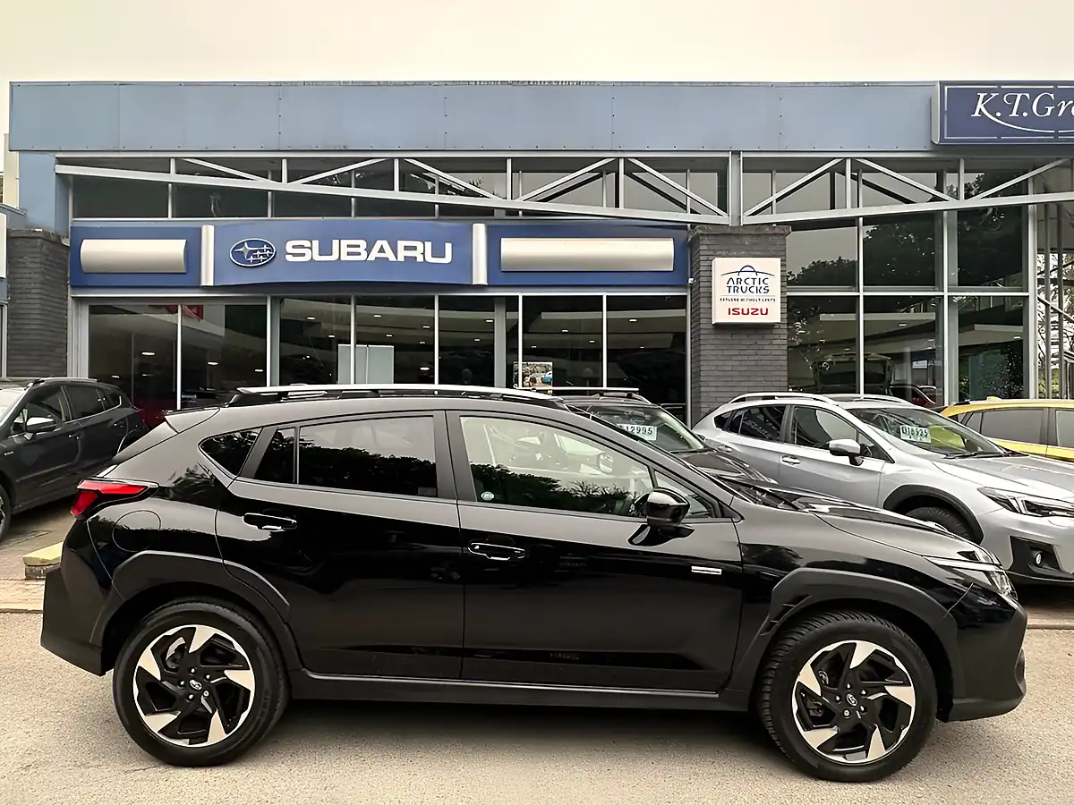 Used 2025 Subaru Crosstrek Touring Crystal Black - Interior and Exterior details 5