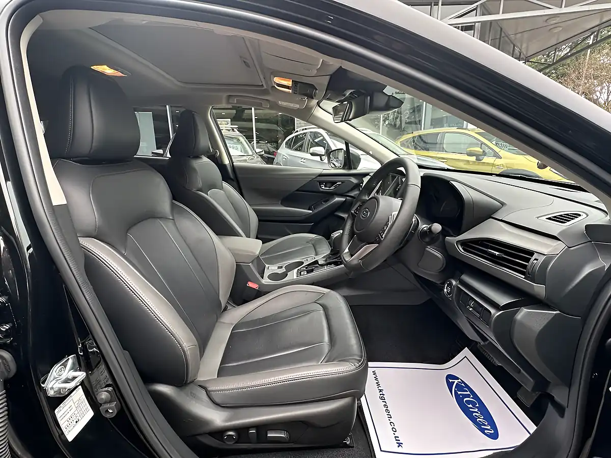 Used 2025 Subaru Crosstrek Touring Crystal Black - Interior and Exterior details 7