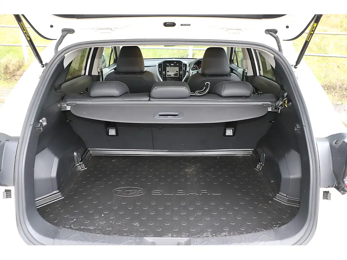 Used 2025 Subaru Crosstrek Touring Crystal White - Interior and Exterior details 14