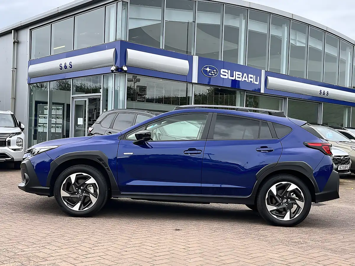 Used 2025 Subaru Crosstrek Touring Sapphire Blue - Interior and Exterior details 8