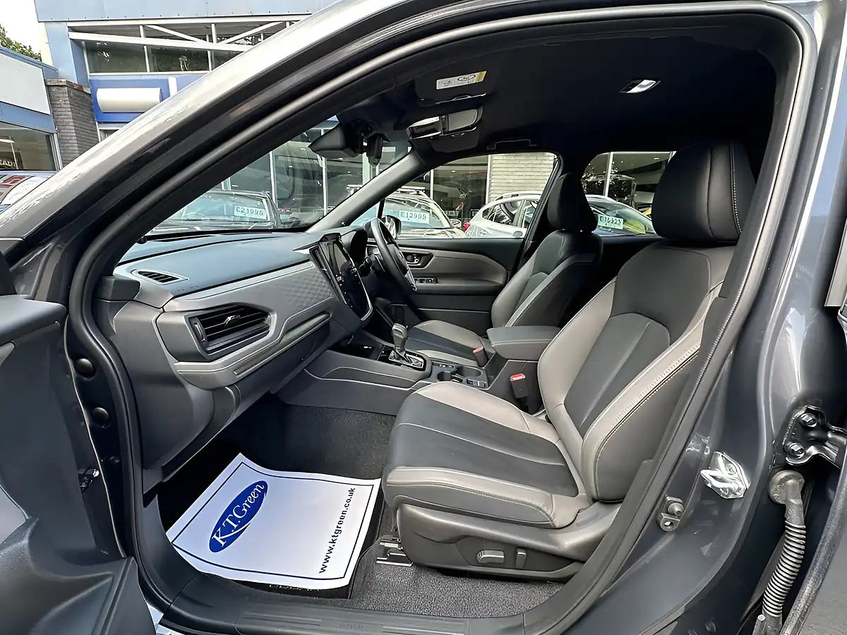 Used 2025 Subaru Forester Field Magnetite Gray - Interior and Exterior details 10