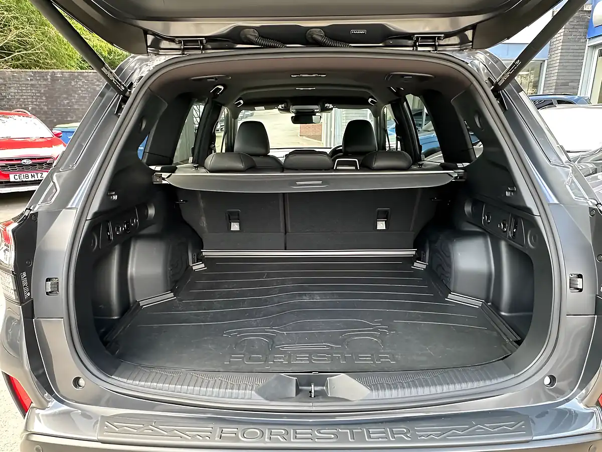 Used 2025 Subaru Forester Field Magnetite Gray - Interior and Exterior details 11
