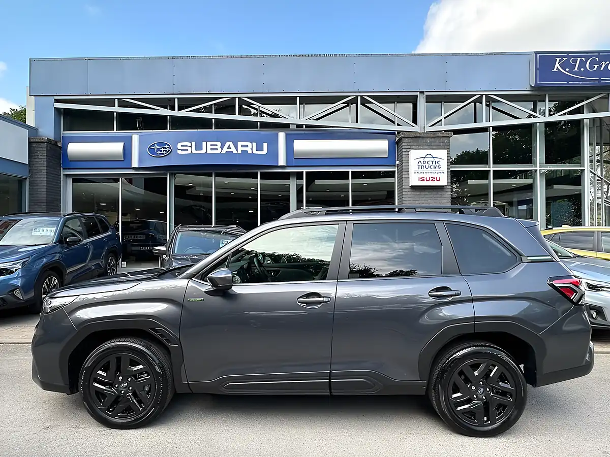 Used 2025 Subaru Forester Field Magnetite Gray - Interior and Exterior details 2